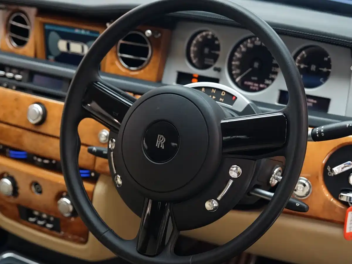 Rolls-Royce Phantom 2004 Model 6.7L Standard Version фото 16