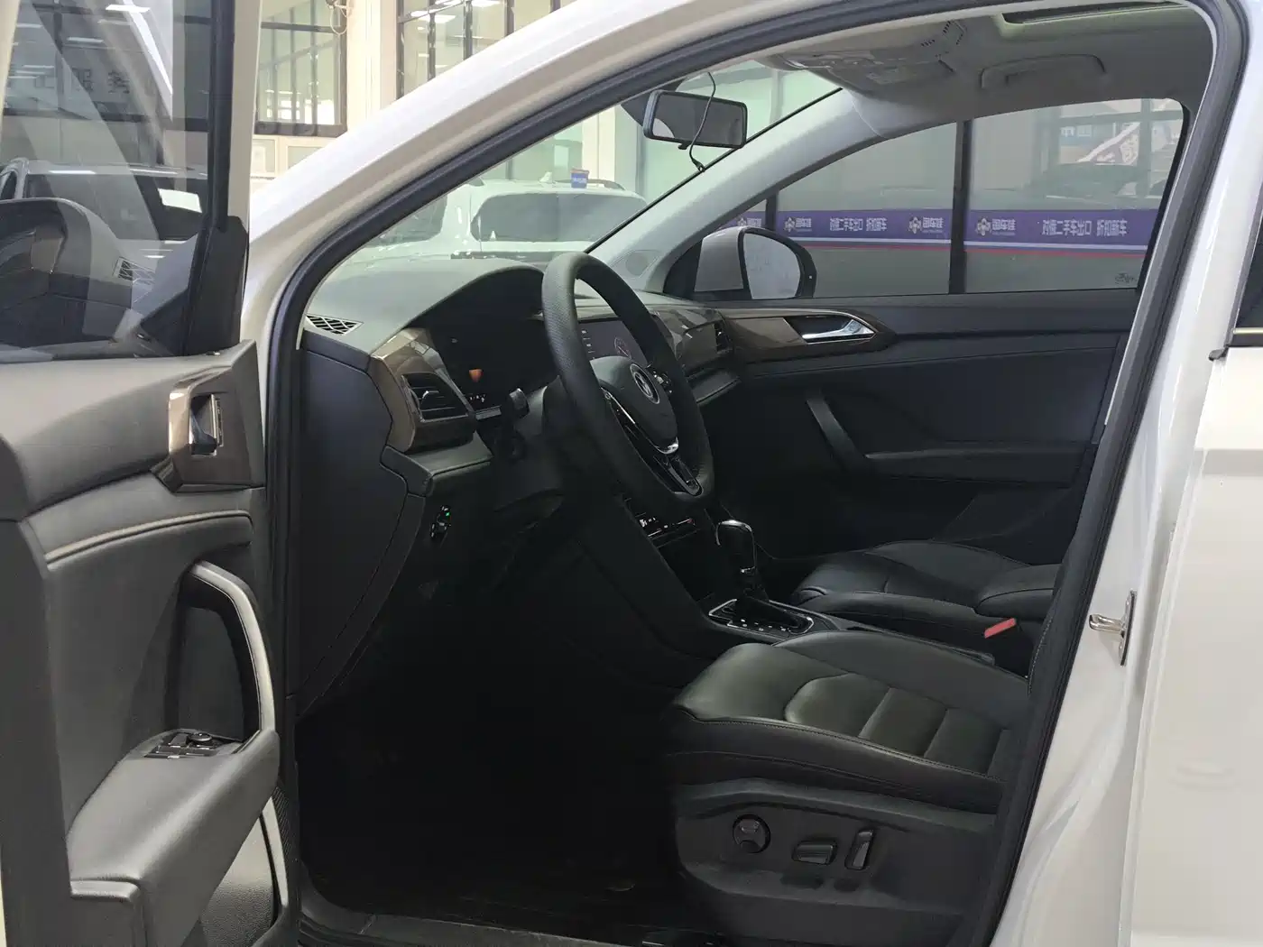 Volkswagen Tharu 2022 280TSI 2WD Comfort фото 13