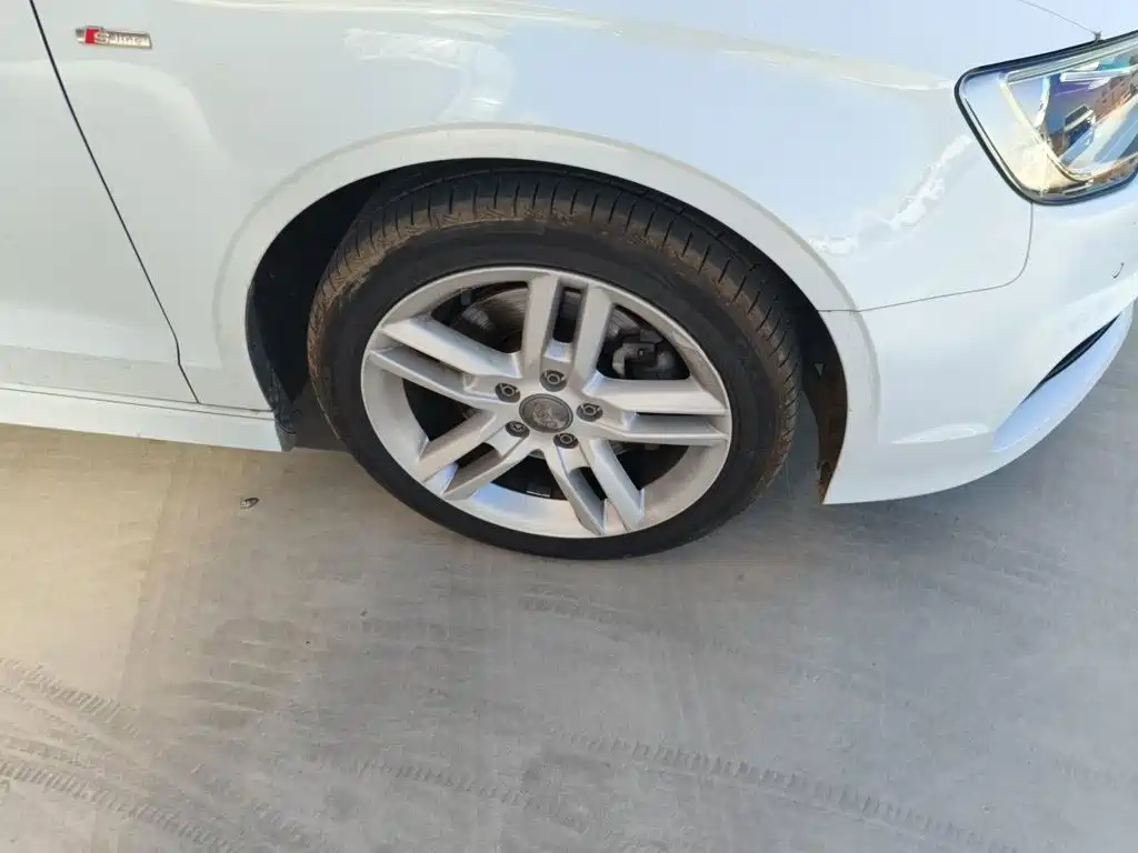 Audi A3 (Import) 2015 2015 Limousine 45 TFSI S line Luxury