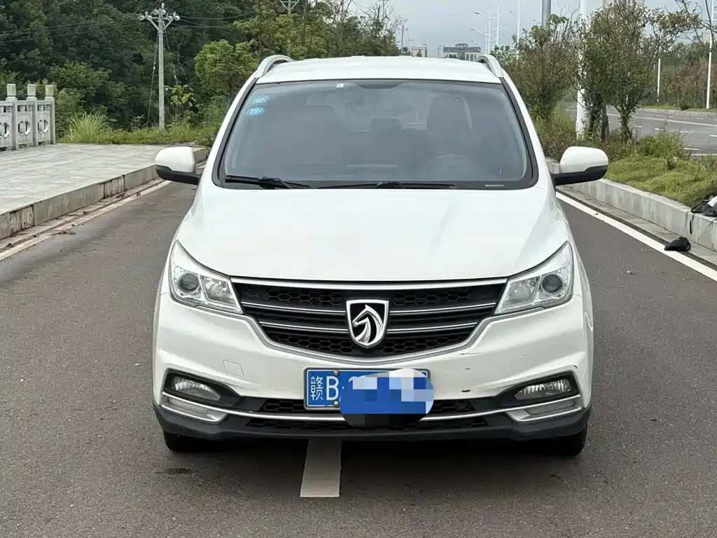 Baojun 730 2020 2019 1.5L Manual Fashion Version 7-Seater China V