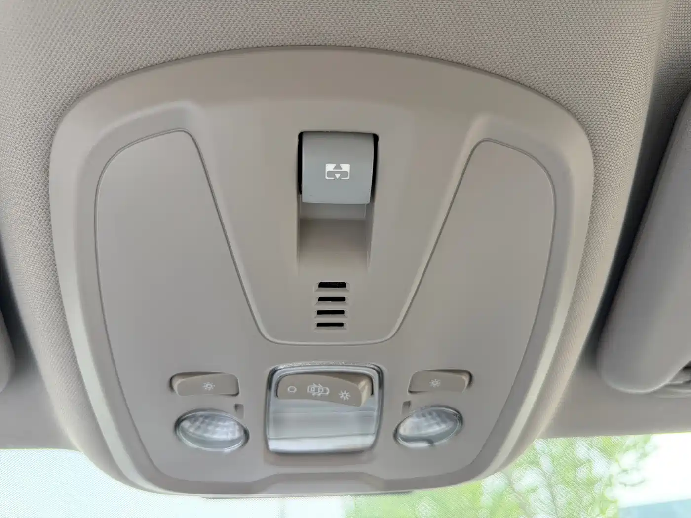 Peugeot 408 2015 Model 1.2T Automatic Luxury Edition фото 22