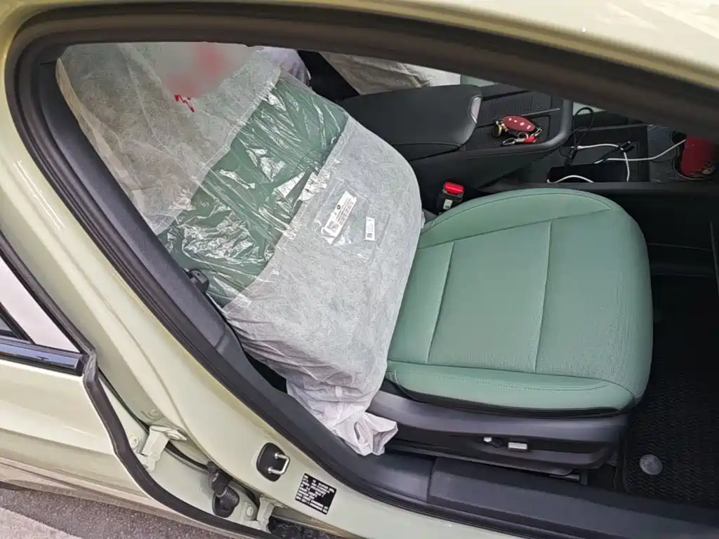 Hongqi EH7 2026 2025 690 Smart Selection Edition