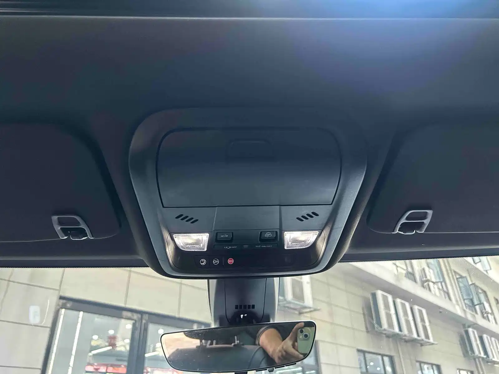 Photo 8 - Cadillac XT5