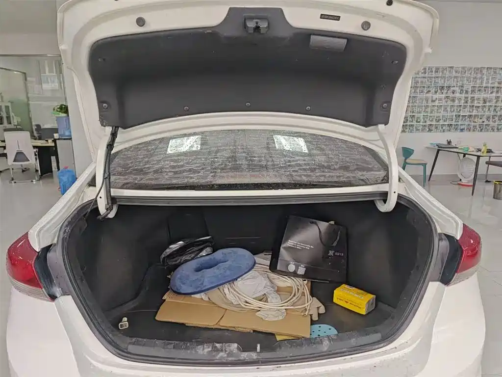 Hyundai Elantra 2018 1.6L Automatic 15th Anniversary Special Edition фото 19