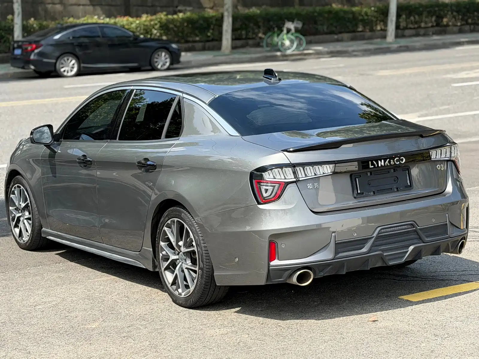 Photo 22 - Lynk & Co 03