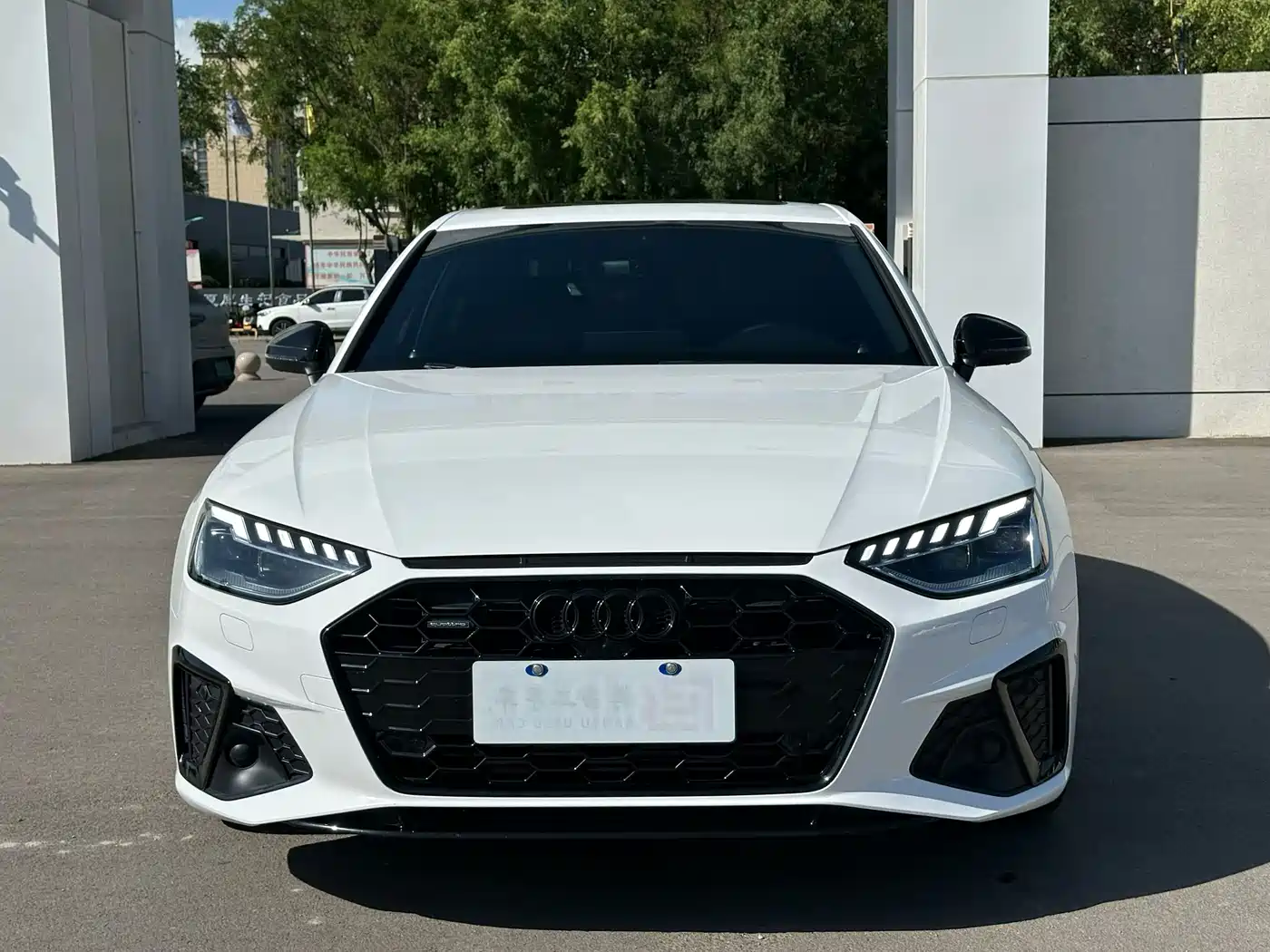 Фото 2 - Audi A4L