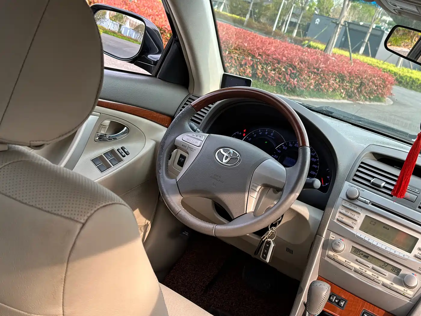 Toyota Camry 2013 200G Classic Luxury Edition фото 14