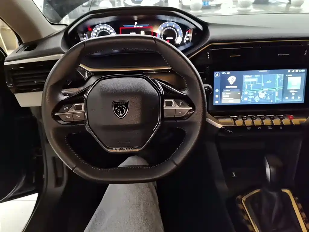 PEUGEOT 408