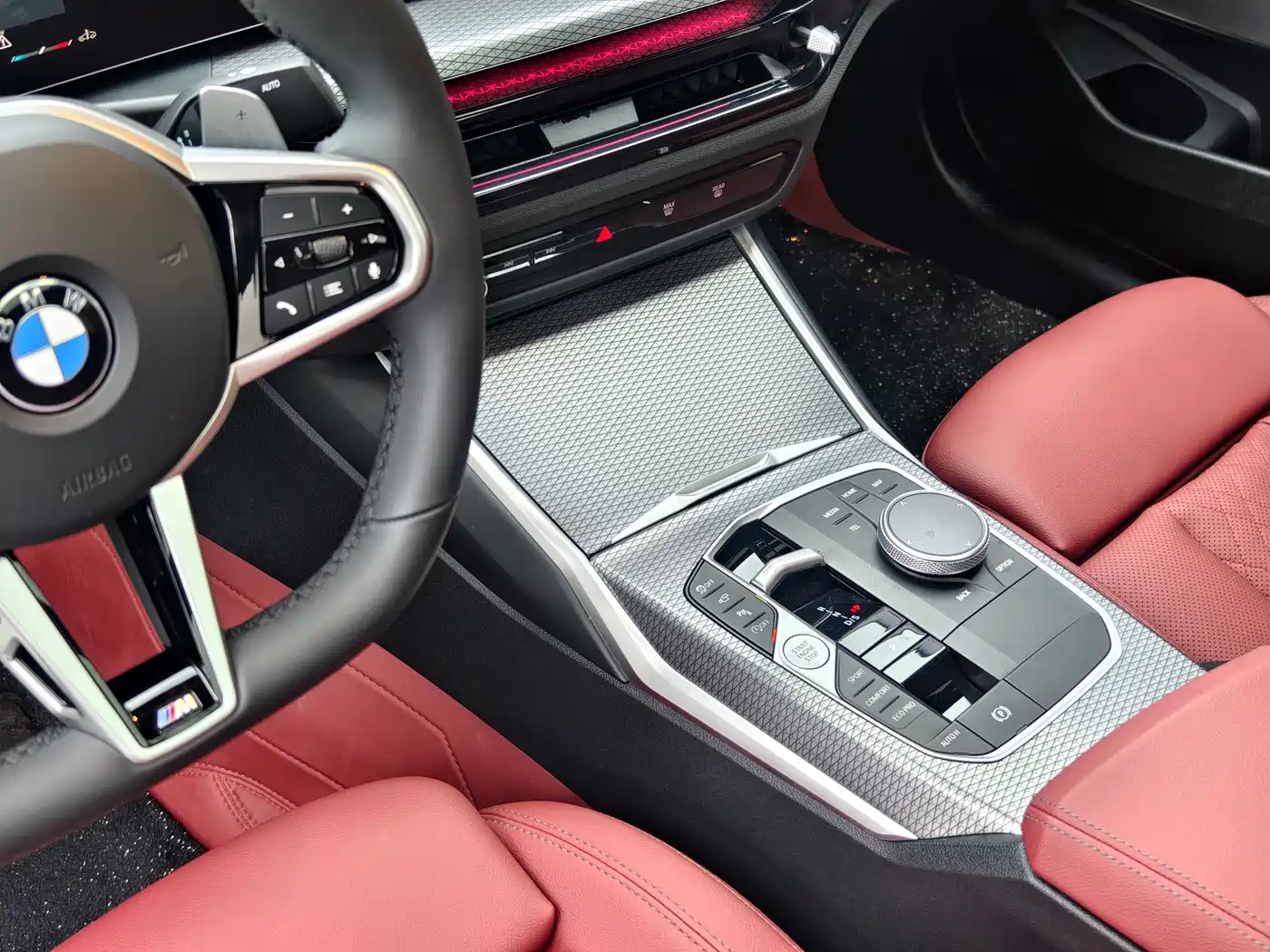 BMW 3 Series 2025 330Li Premium M Sport Night Edition фото 11