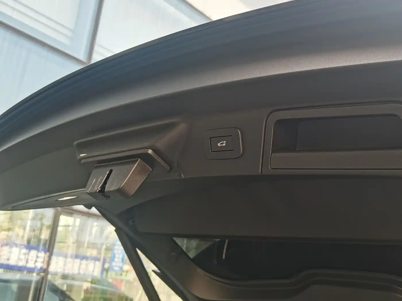 Land Rover Range Rover Velar 2025 S фото 17