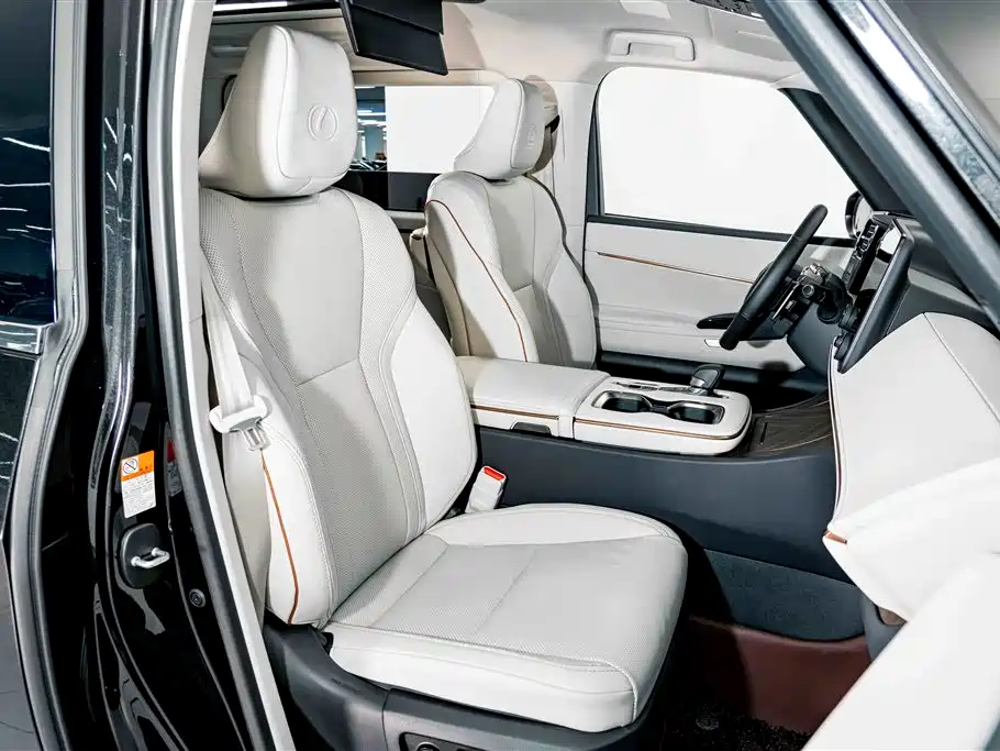 Lexus LM 2026 2025 Model 500h Six-Seater Prestige Edition