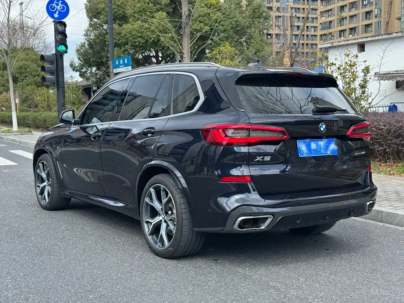 BMW X5 (Import) 2019 xDrive40i Exclusive M Sport Package фото 8
