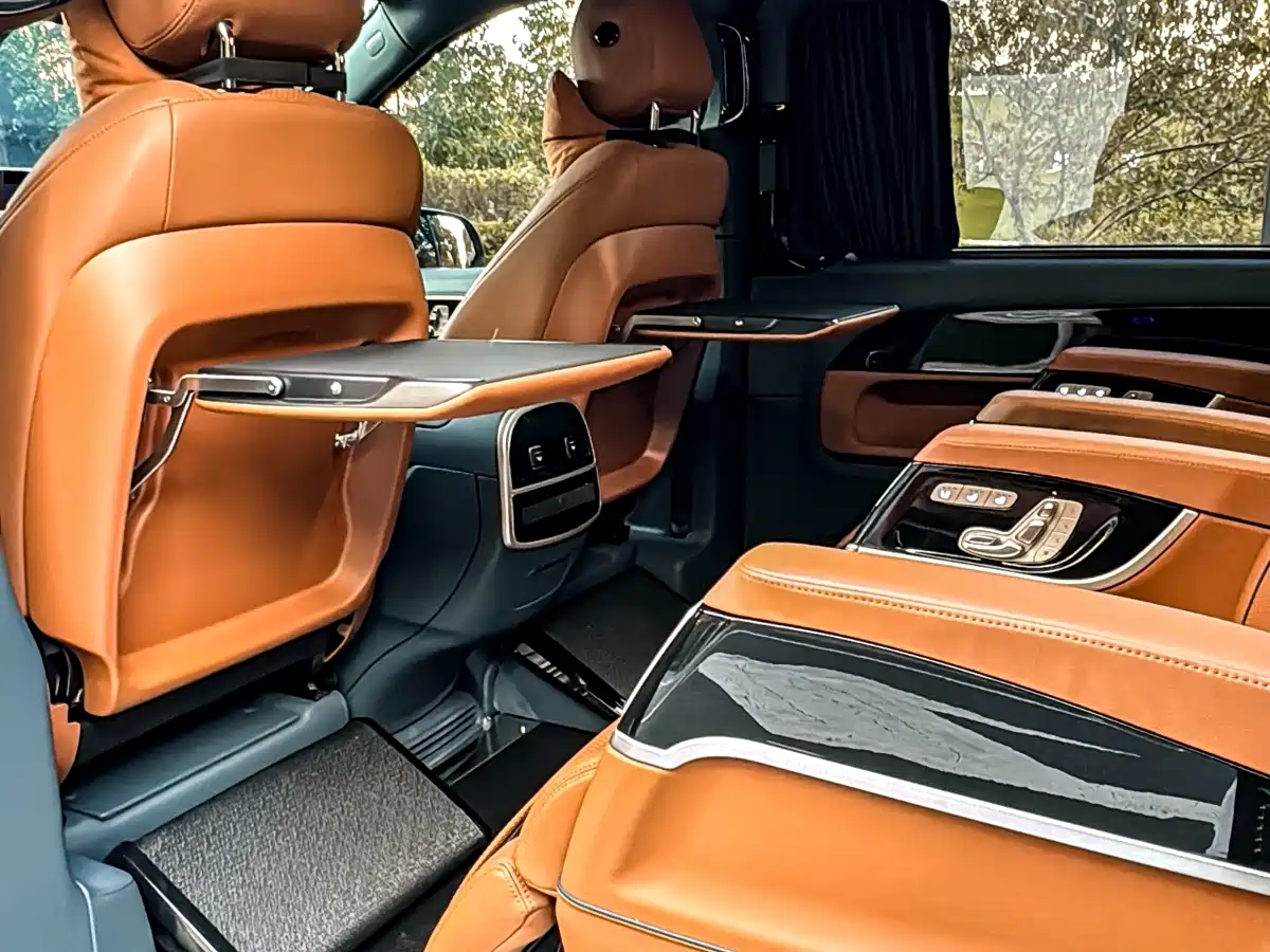 Mercedes-Benz Vito 2023 2.0T Business 7-Seater фото 11