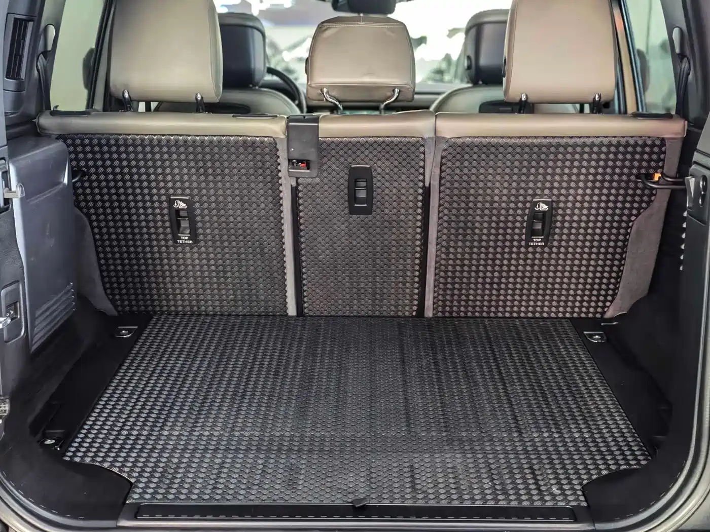 Land Rover Defender 2020 Model 110 P400 HSE фото 30