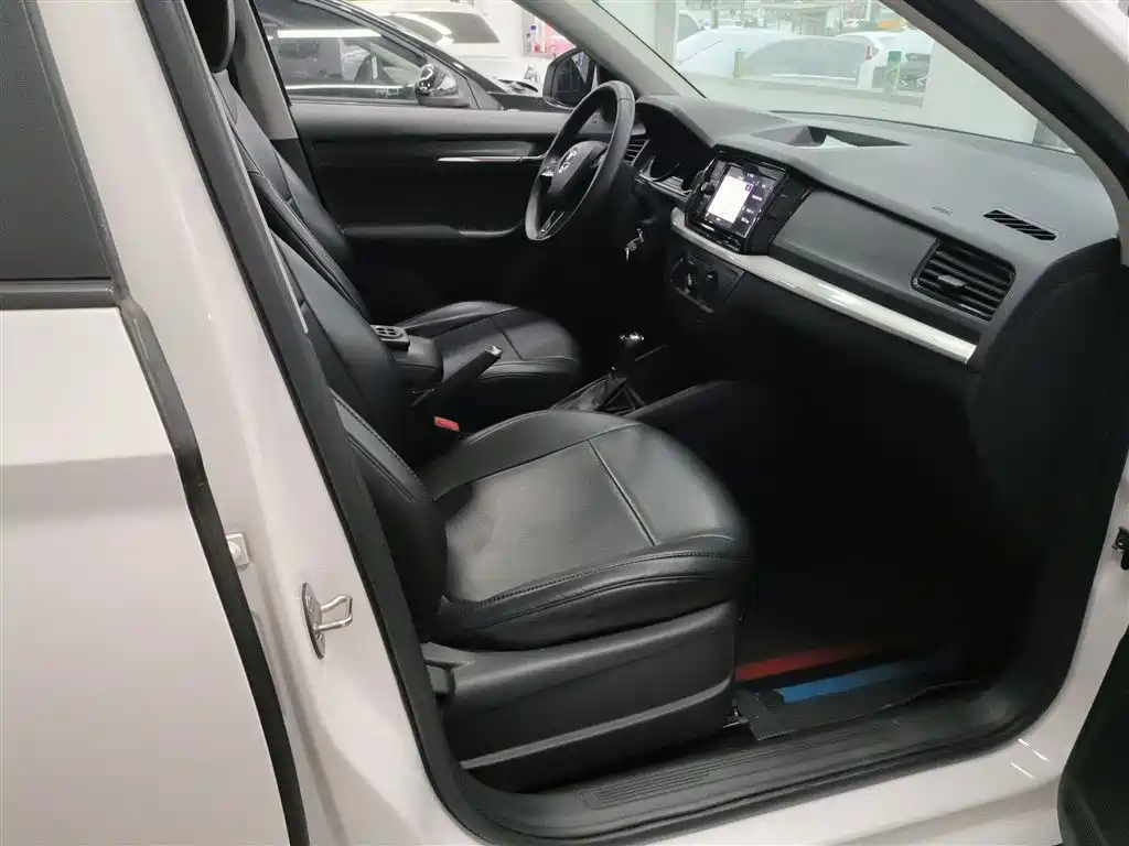 Škoda Kamiq 2018 1.5L Automatic Standard Edition China VI фото 25
