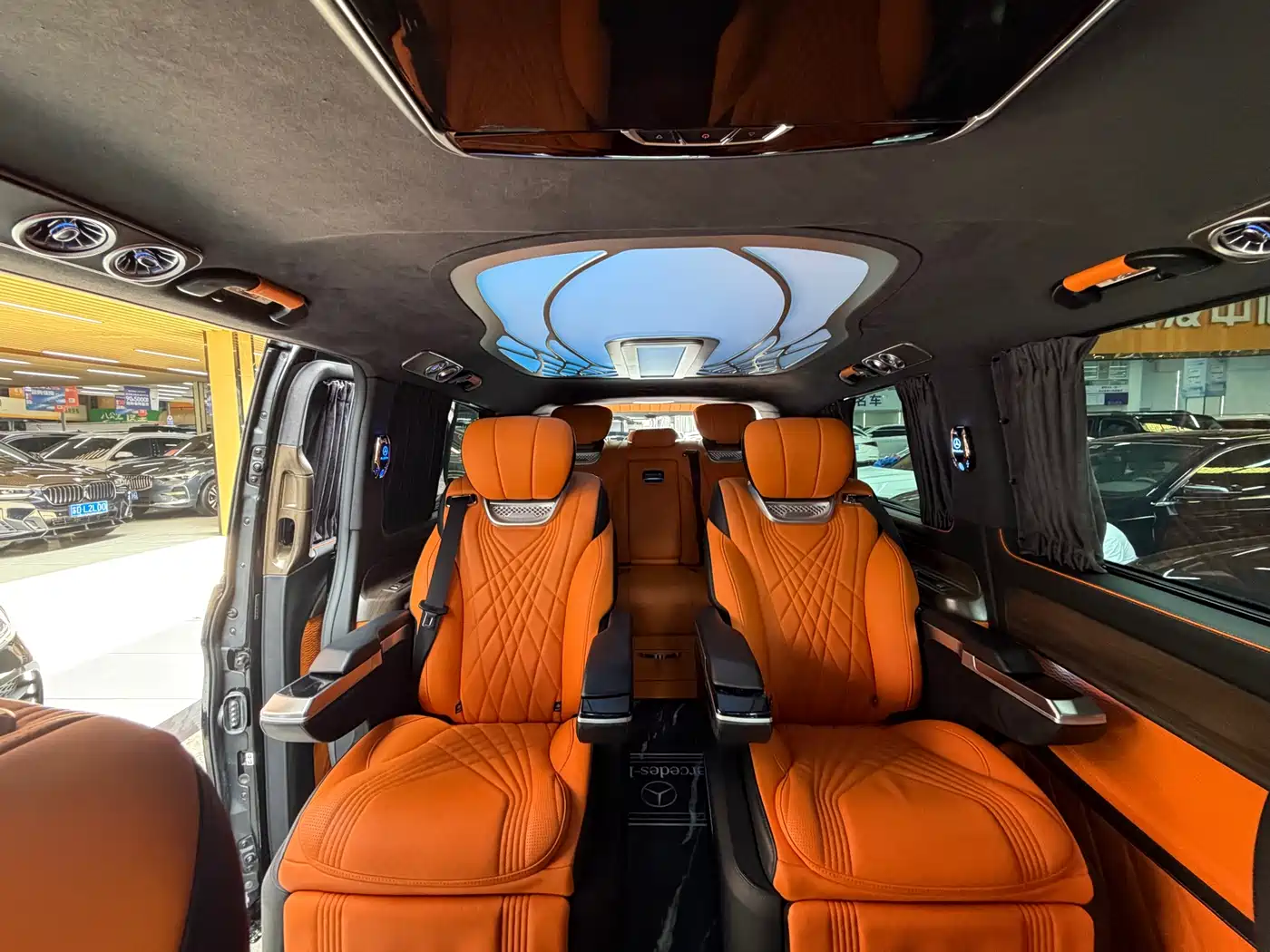 Mercedes-Benz Vito 2023 2.0T Elite 7-Seater фото 30
