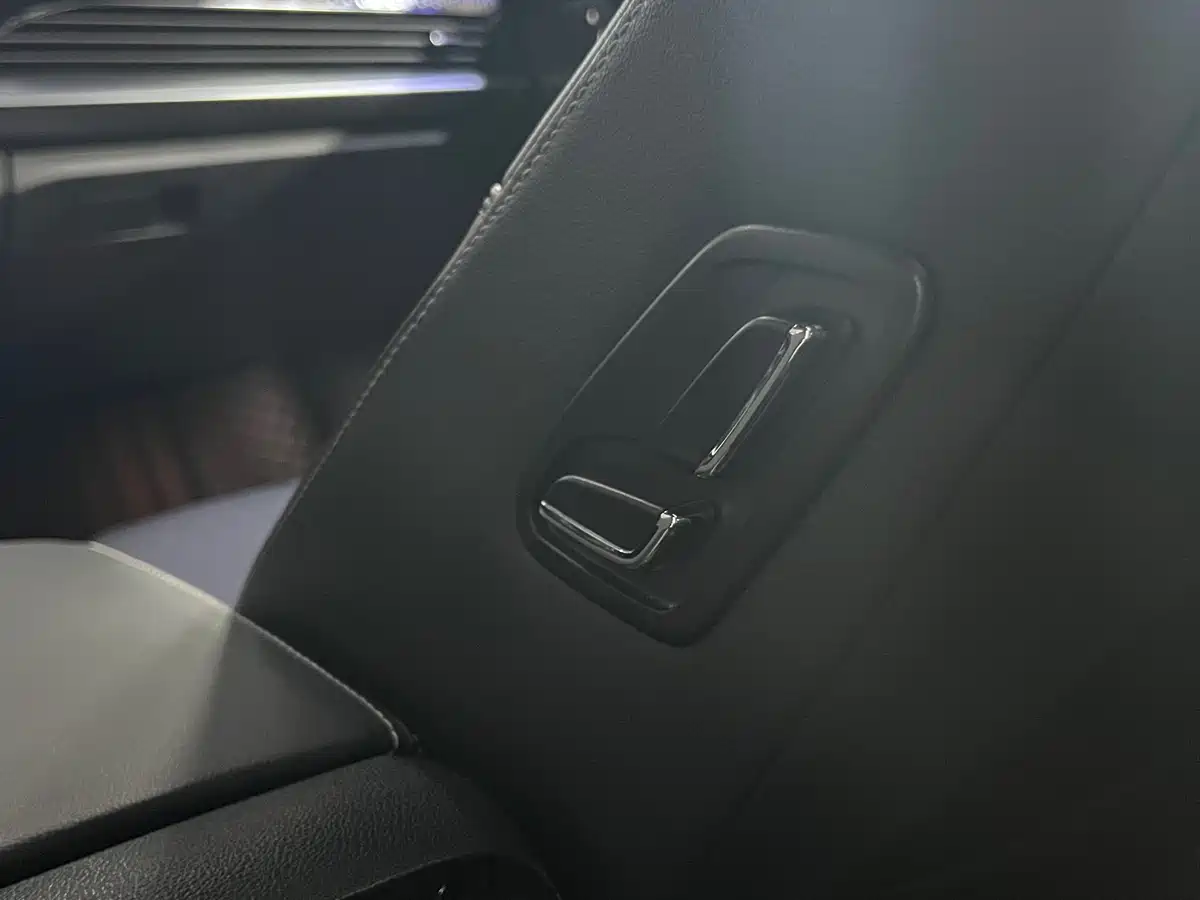 Volkswagen Passat 2022 330TSI Elite Edition фото 27