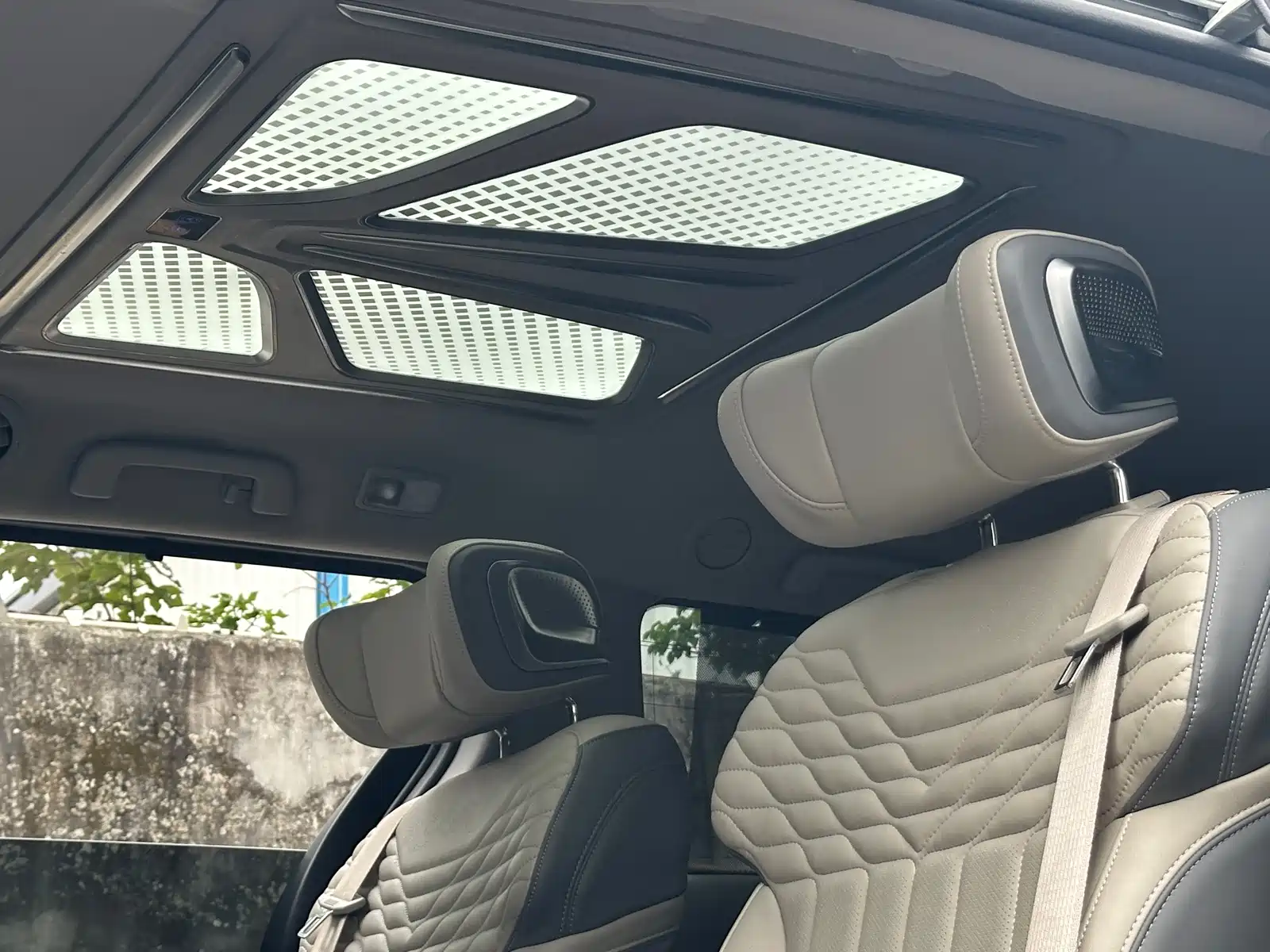 Photo 20 - Toyota Sienna