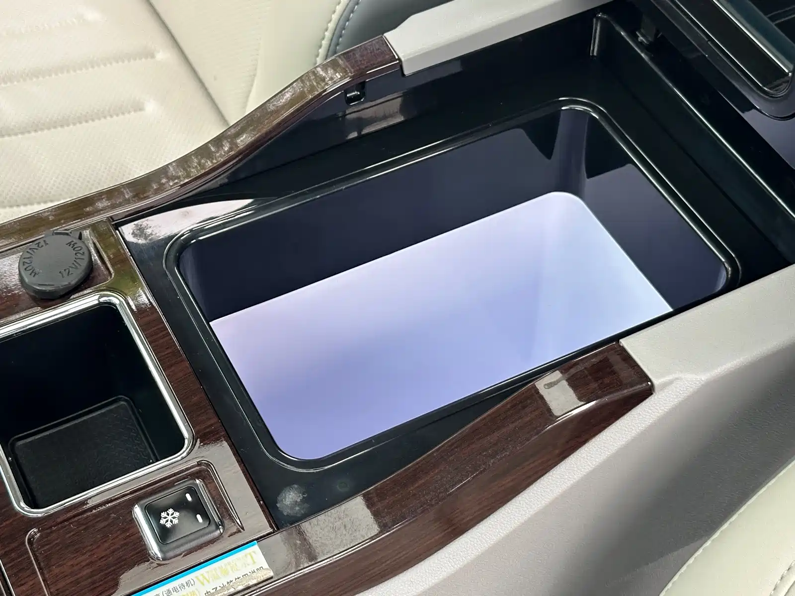 Photo 23 - Toyota Sienna