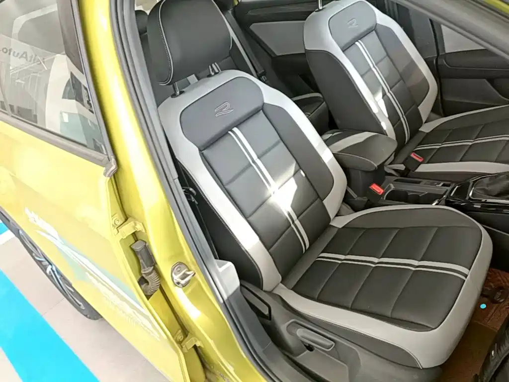 Photo 25 - Volkswagen T-ROC