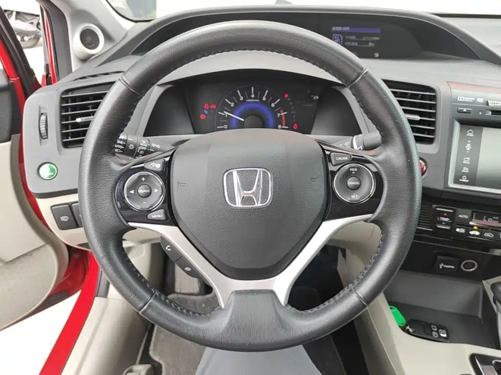 Фото 11 - Honda Civic
