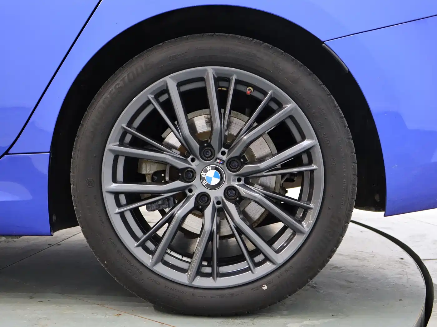 BMW 3 Series 2020 325Li M Sport Black Night Package фото 10