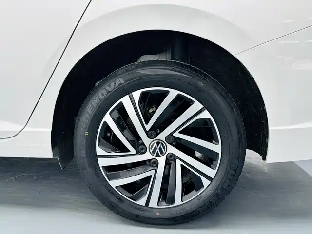Volkswagen Lavida 2022 1.5L Auto Comfort Edition фото 18