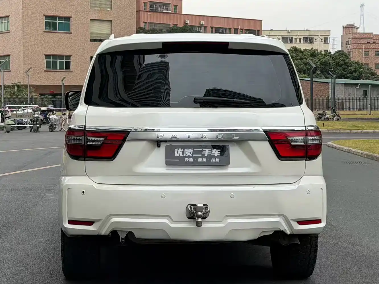 Nissan Patrol 2018 4.0L Leadership фото 8