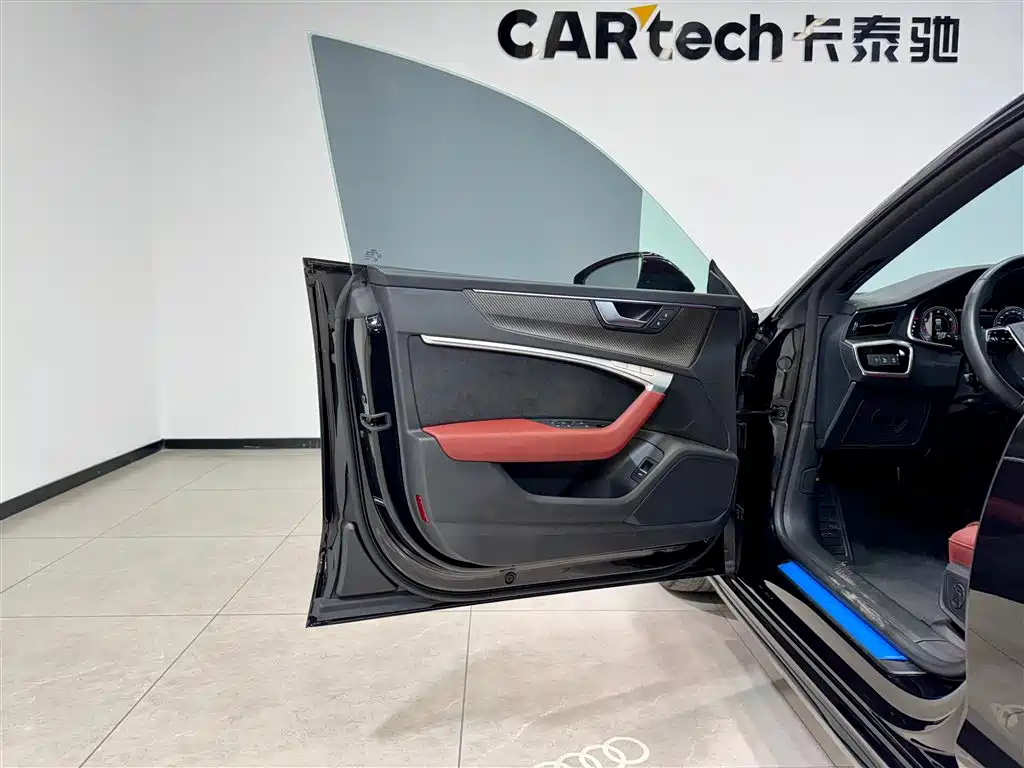 Audi A7L 2023 45 TFSI quattro S-line Black Warrior Edition фото 17