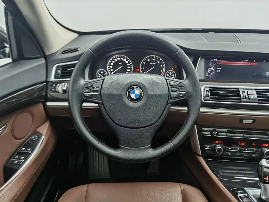 BMW 5 Series GT 2015 2014 528i Leading