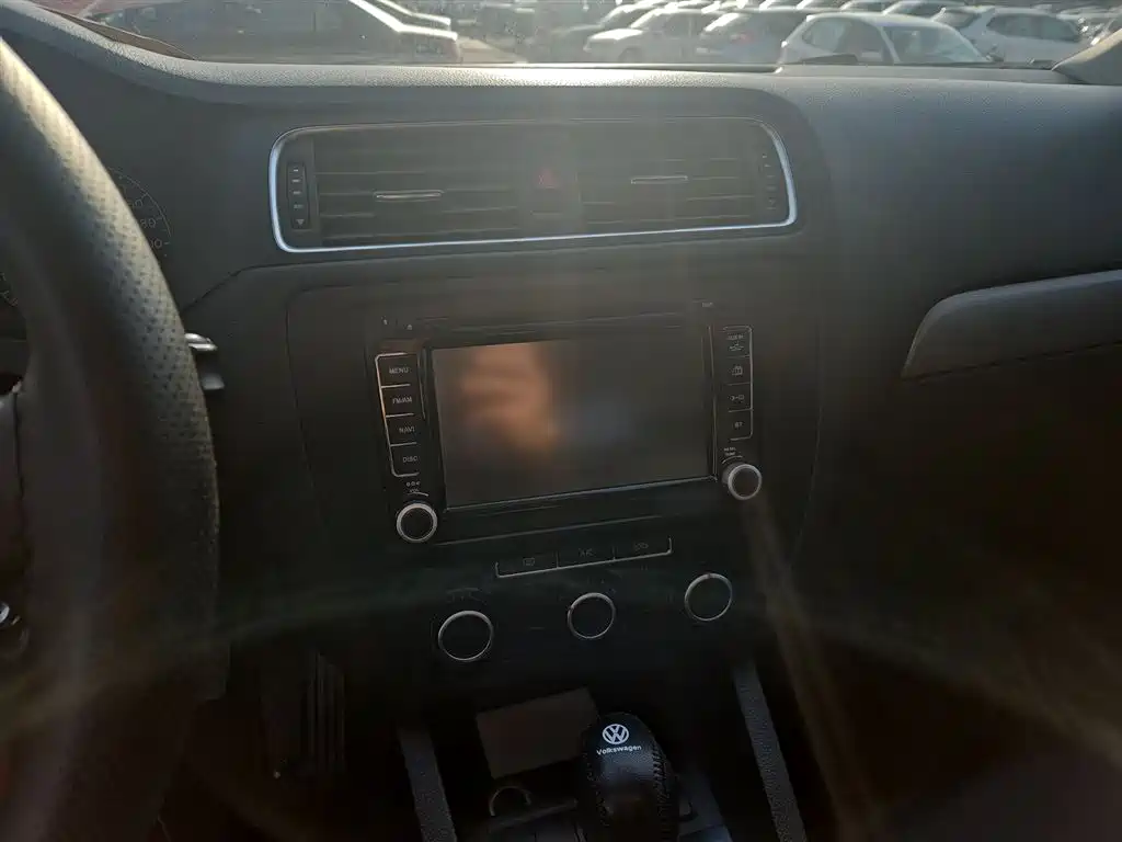Volkswagen Sagitar 2014 Facelift 1.6L Automatic Comfort фото 4