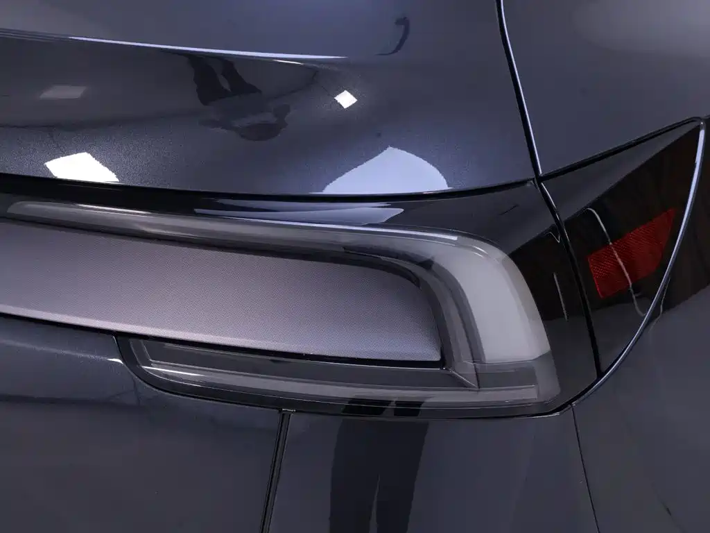 Tesla Model Y 2026 2025 Facelift Long Range All-Wheel Drive