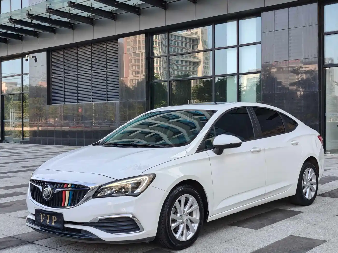Buick Verano 2018 Sedan 15S Automatic Progressive фото 2