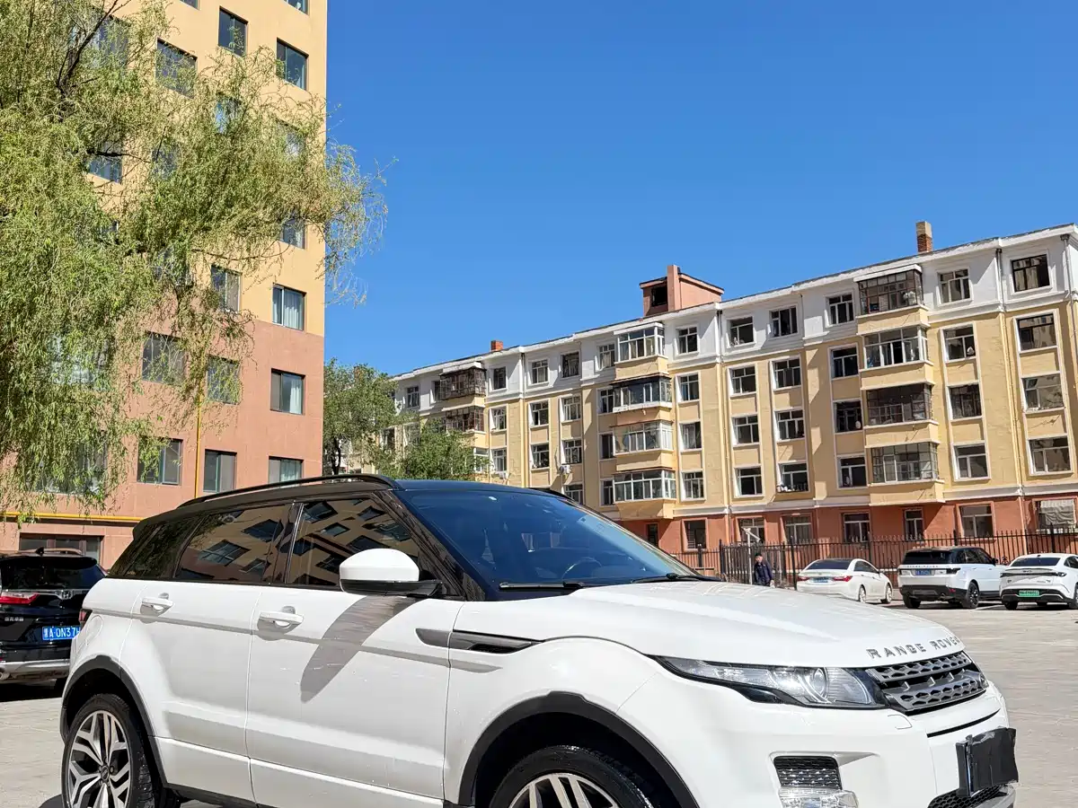 Land Rover Range Rover Evoque 2017 2.0T SE Smart Shine Edition фото 3