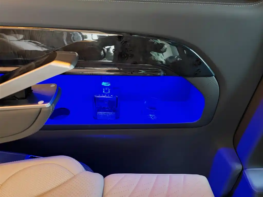 Mercedes-Benz Vito 2021 2.0T Business Edition 7-seater фото 17