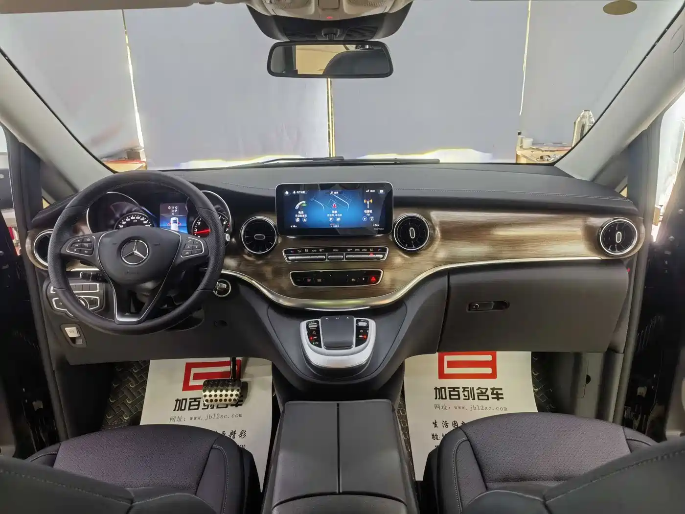 Mercedes-Benz V-Class 2022 V 260 Prestige Edition фото 10
