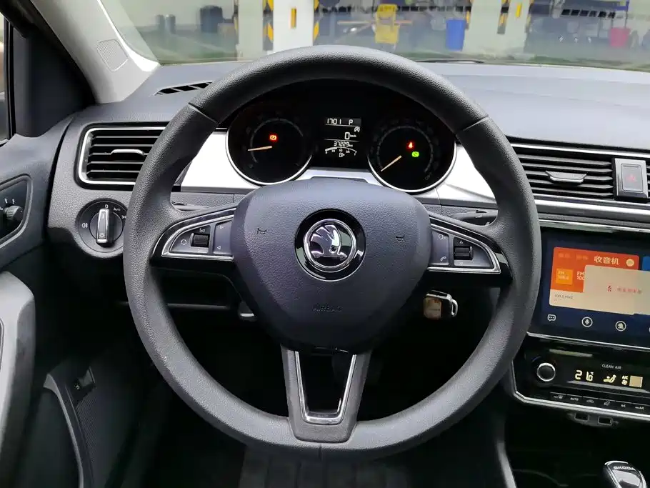 Фото 15 - Škoda Rapid
