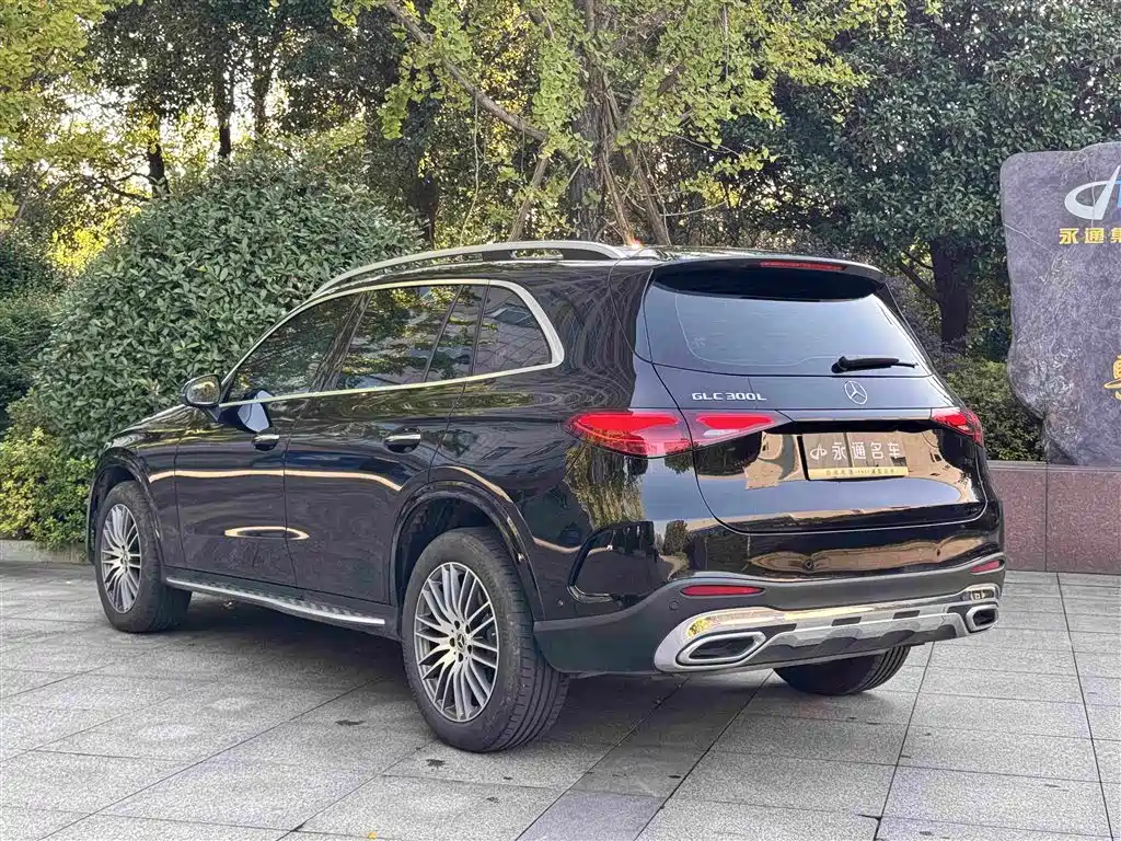Фото 11 - Mercedes-Benz GLC