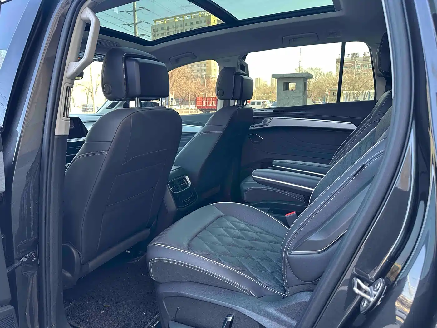Volkswagen Talagon 2023 Facelift 530TSI 4WD Flagship Victory Pro Edition 6-Seater фото 5