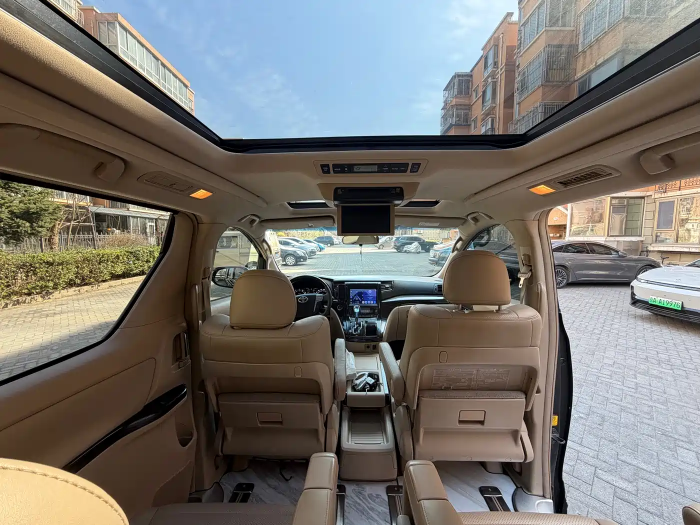 Toyota Alphard 2011 Model 2.4L Luxury фото 15
