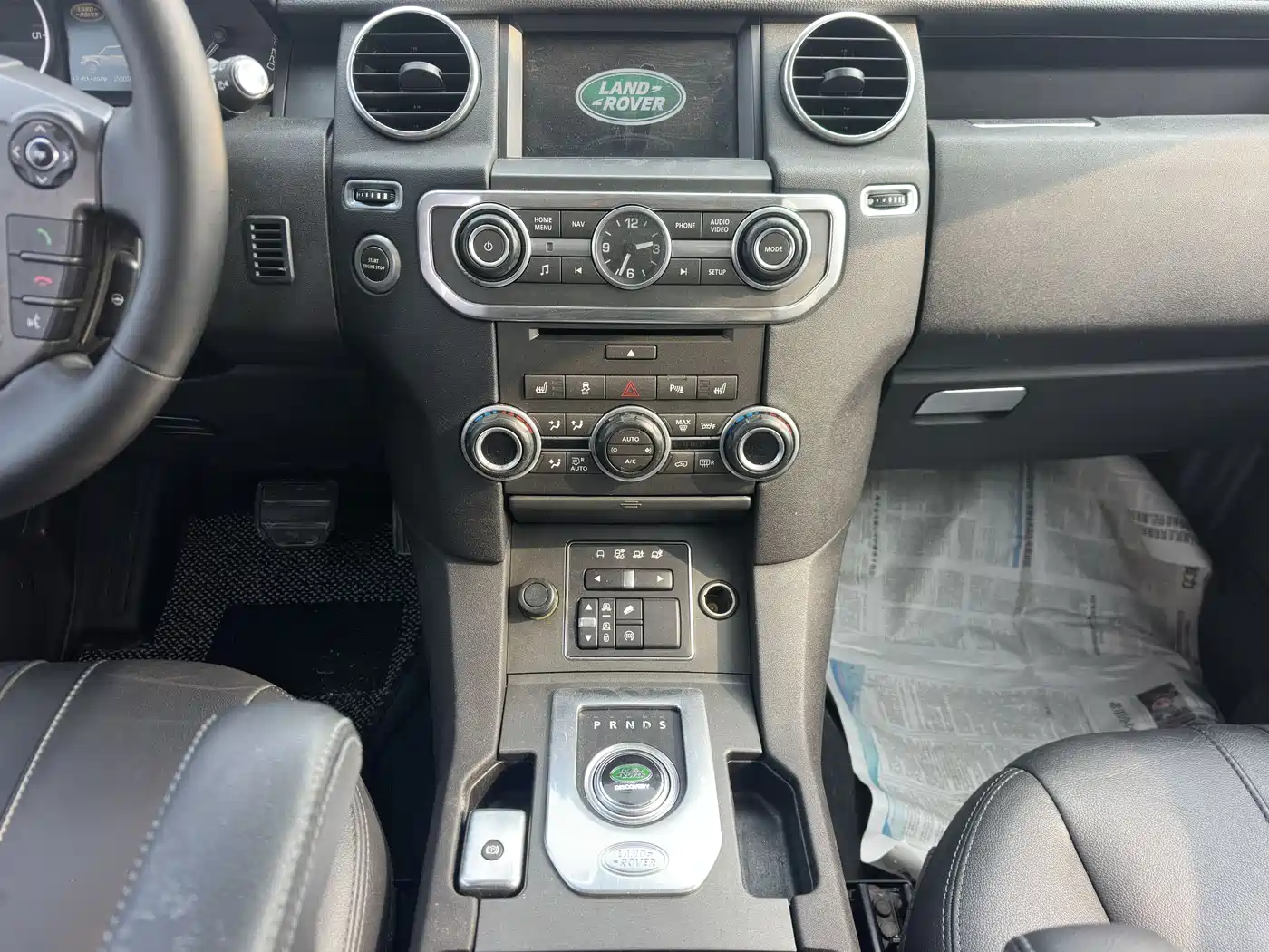 Land Rover Discovery 2014 3.0 SDV6 HSE Diesel фото 8