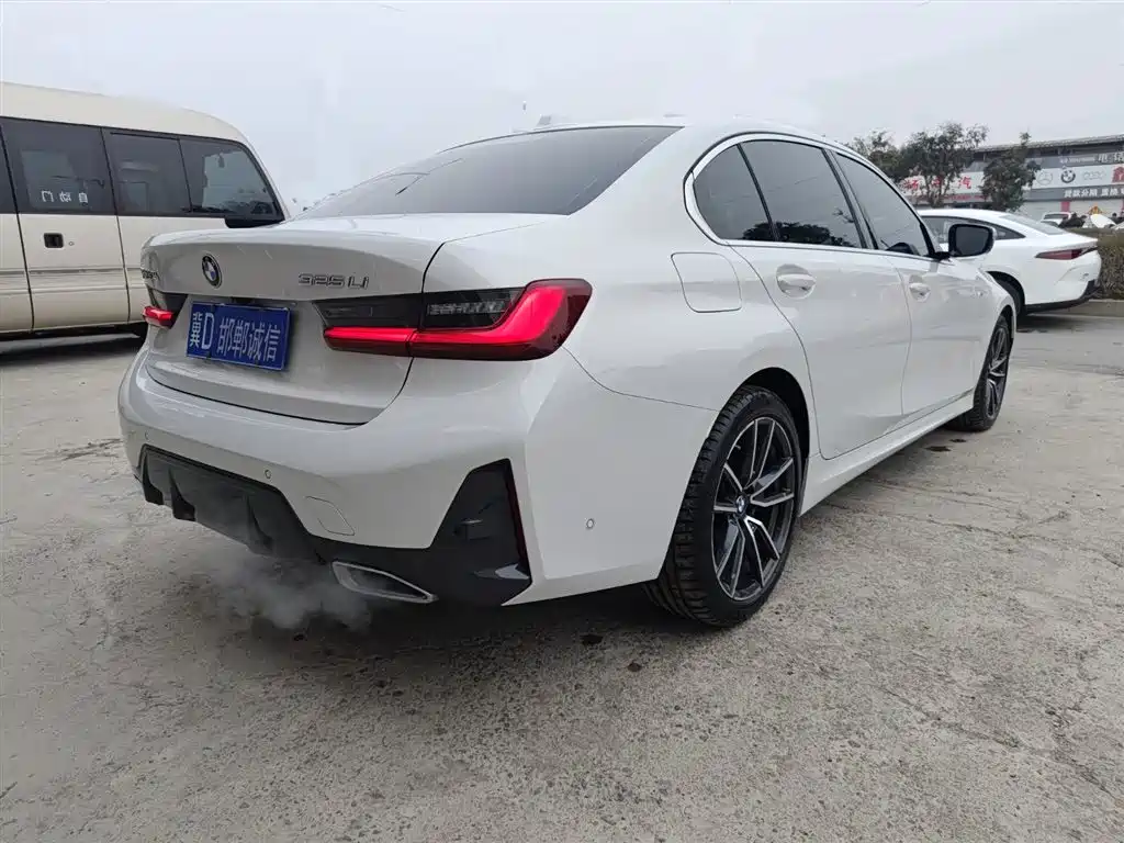 BMW 3 Series 2023 325Li M Sport Package фото 4