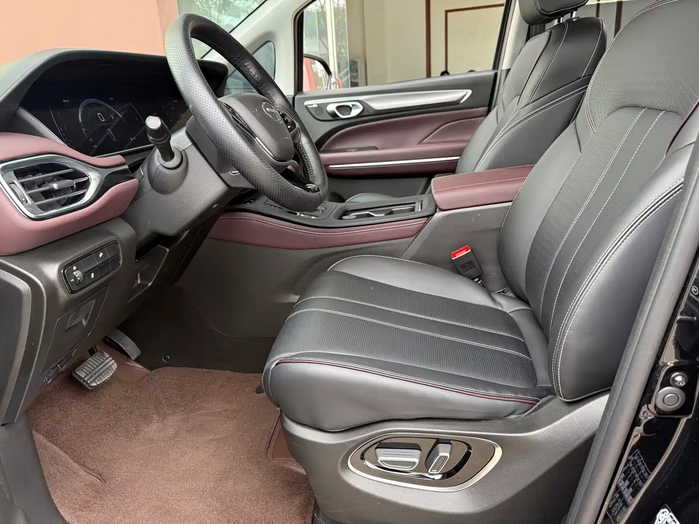 GAC Trumpchi Trumpchi M6 2025 2023 PRO 270T DCT Luxury Edition