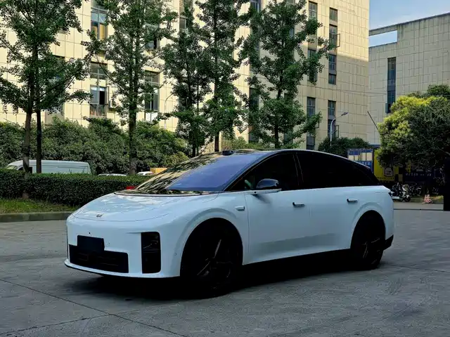 Li Auto Li Auto i6 2025 2WD Base Model