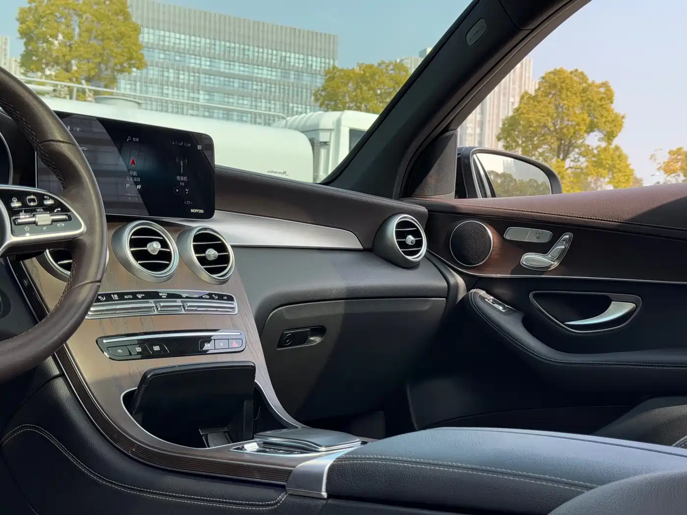Mercedes-Benz GLC 2021 GLC 260 L 4MATIC Luxury фото 15