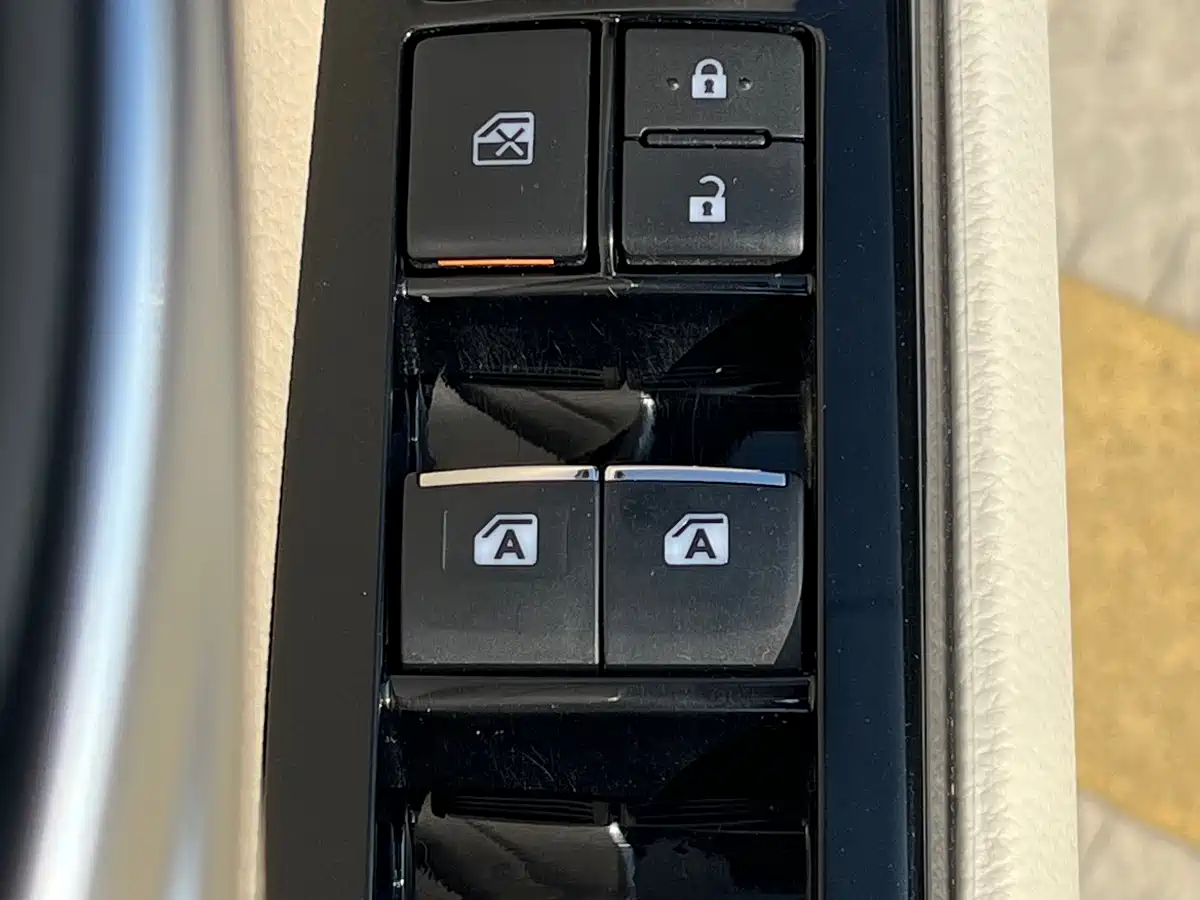 Toyota Camry 2019 Hybrid 2.5HG Luxury Edition China V фото 23