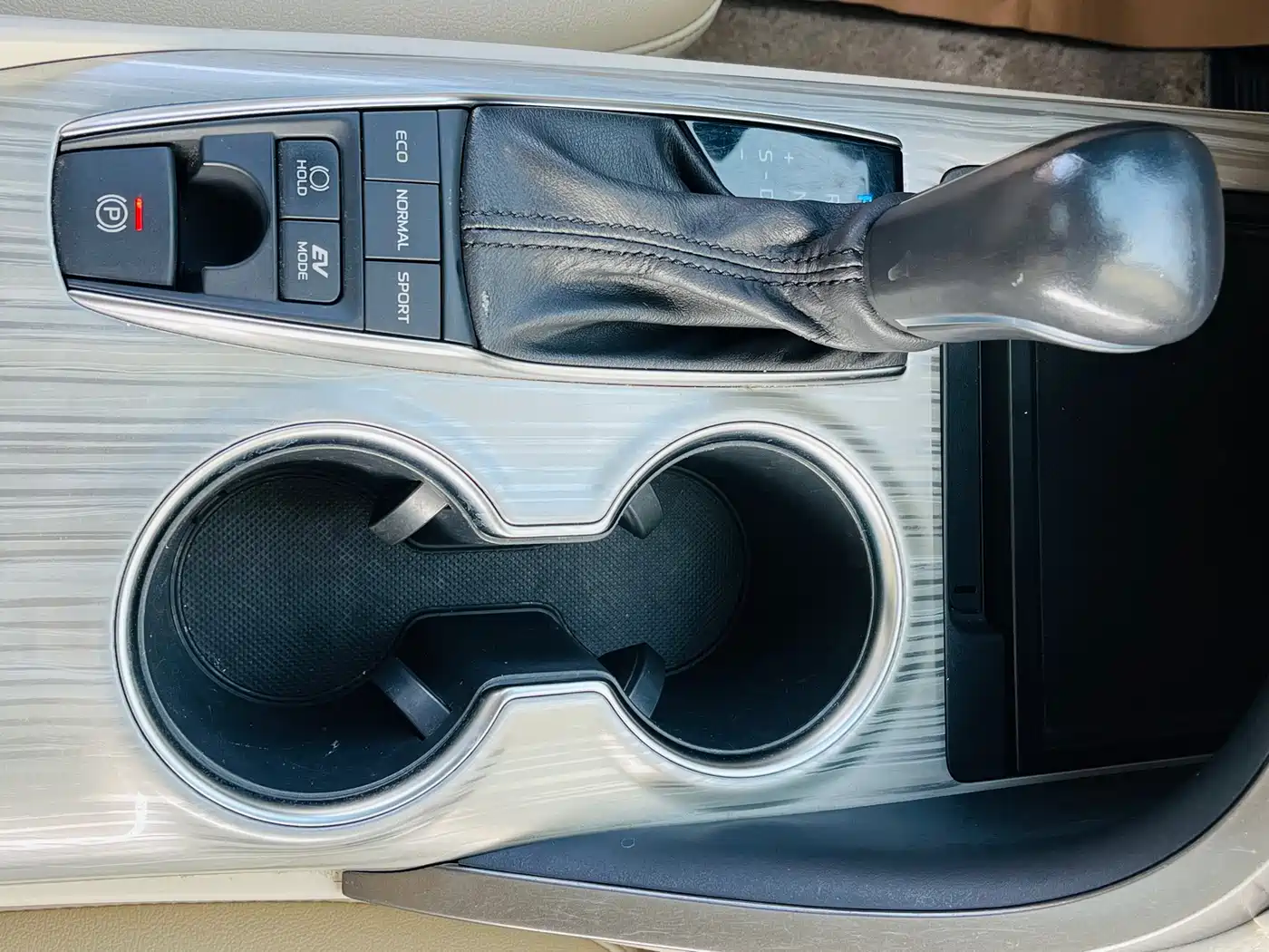 Toyota Camry 2019 Hybrid 2.5HG Luxury Edition China V фото 15