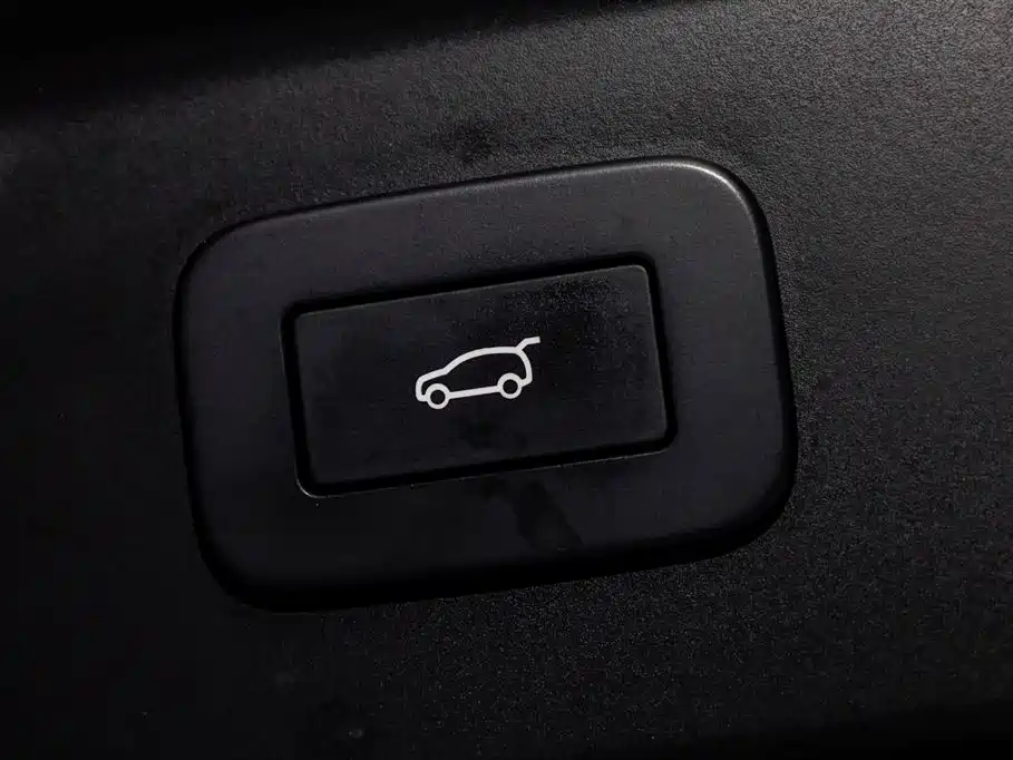 Land Rover Range Rover Velar 2024 Dynamic SE фото 7