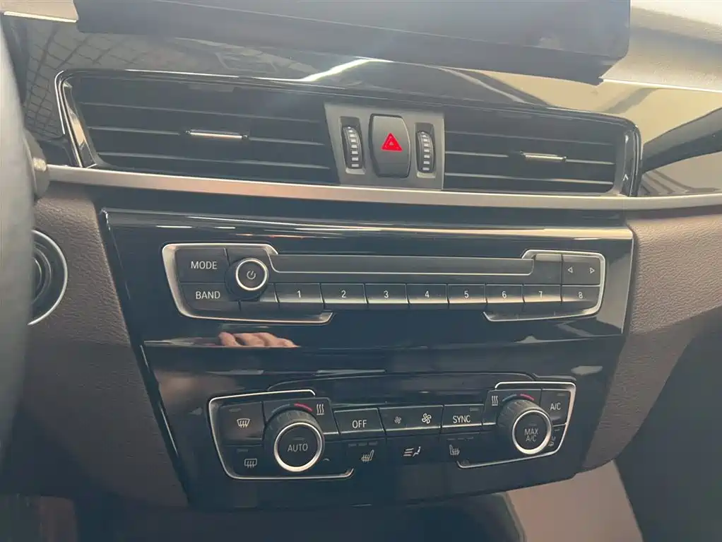 BMW X1 2020 sDrive25Li Leading Model фото 13