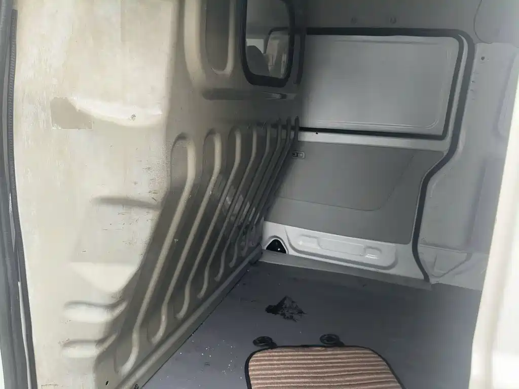 Jinbei New Hiace S 2023 2023 1.5L Fortune Van 2/5-seater AC Version SWC15M